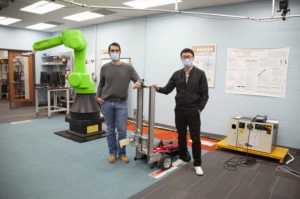 重磅！美国加州大学开发能开门的自主机器人，还能自主找到最近的电源插座