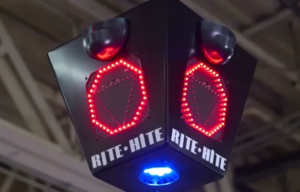 Rite-Hite交通警告系统提高仓库的安全性