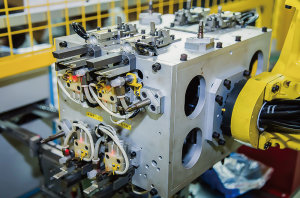 定转子注塑埋取抓手