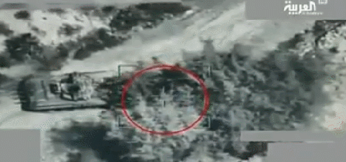  中国无人机再立战功：T72坦克躲进了树林 却依然被直接炸毁 