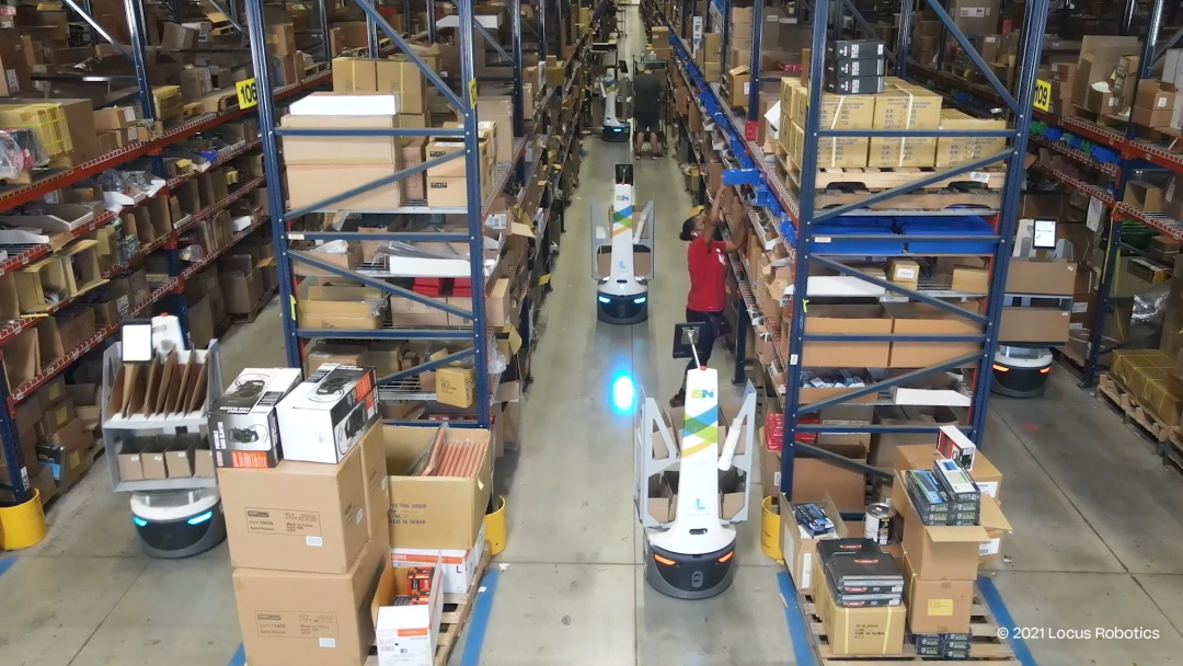 仓库中的机器人和人工智能