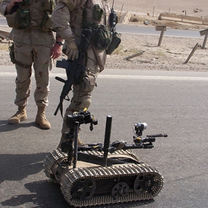 简易爆炸装置处理军用机器人