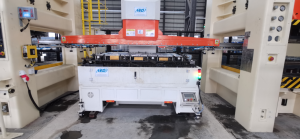 伺服仰式攻牙机