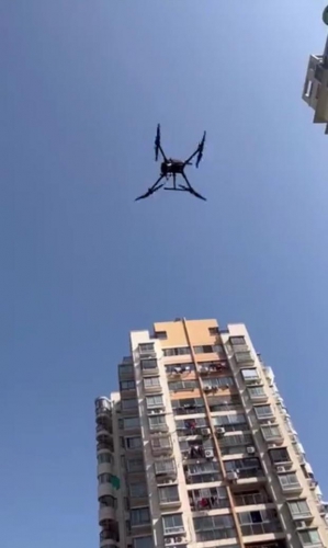 上海这个镇用无人机“喊话”，引导居民就近接受免费核酸检测