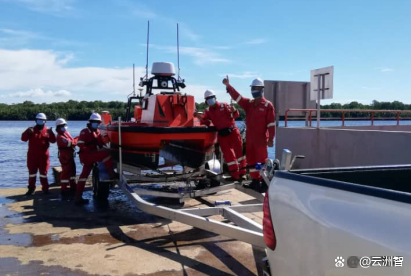 云洲M40P无人船持续投入壳牌文莱公司海上油气管道监测