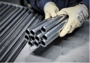 俄乌兄弟相伐使全球钢铁稀缺，中国和印度的机会？