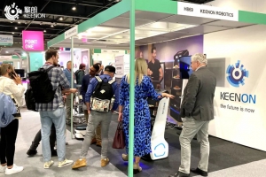 擎朗机器人亮相伦敦，携手软银机器人参展HRC 2022