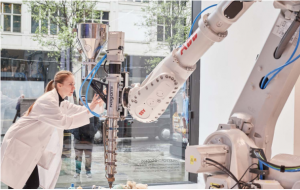 ABB 机器人在伦敦店面 3D 打印家居用品