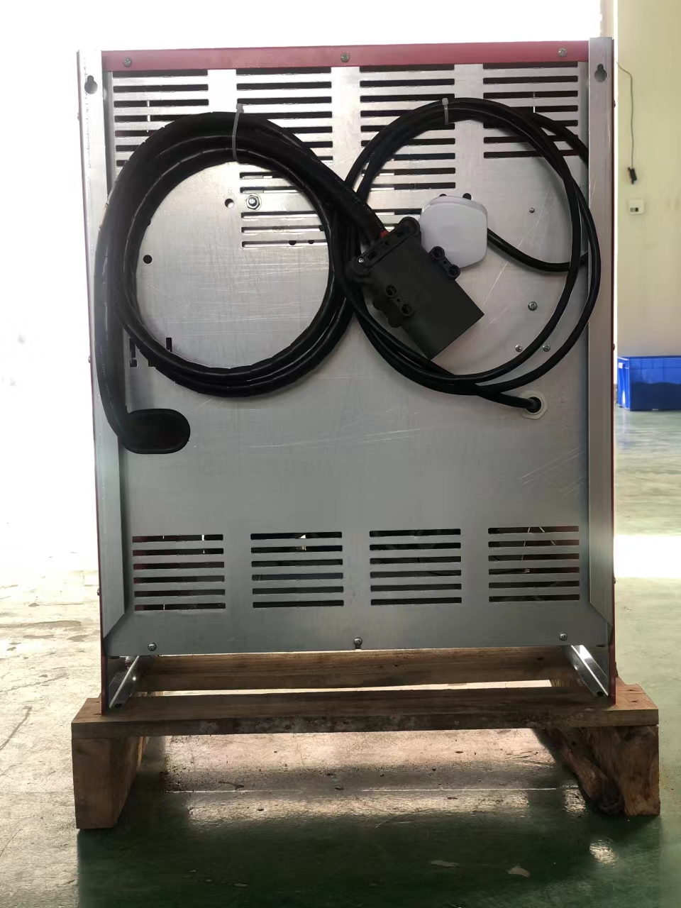 牵引式铅酸蓄48V电池充电机25A~150A