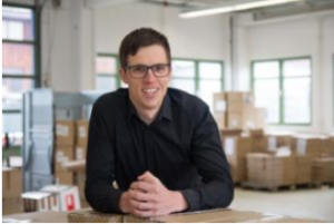 林德物料搬运窄通道专家Matthias Holzwarth解释如何在内部物流中叉车如何高效订单拣选