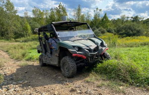 卡内基梅隆大学的研究人员收集数据来训练自动驾驶 ATV