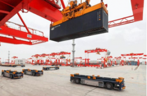 全球海港到 2027 年将部署超过15万台重型AGV