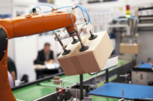 如何成功实施自动化仓库拣货机器人