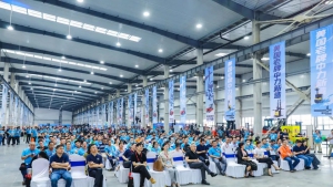 “信心在，生意在！中力牵你同行，行千里！”--第四届的中力“629”盛典圆满举办