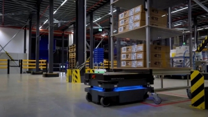 案例 | TTI 配备 MiR250 和 MiR250 Shelf Carrier 提升配送中心效率