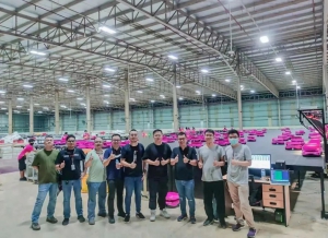 8周交付！印尼快递企业与“小黄人”共建东南亚最大机器人分拣中心