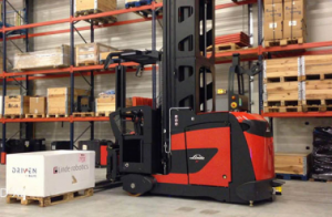 16.8米！林德物料搬运和BALYO合作的窄巷道机器人创造世界纪录