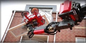 euroTECH公司开发的Litocran700 伸缩臂机器人助力特种板材在建筑工程的应用