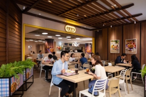 普渡机器人“葫芦”入职快餐巨头“大家乐”，共同打造智慧餐厅！