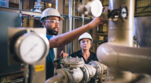 亚马逊正与 Infinium 合作，以使用低碳电动燃料为其卡车车队提供动力