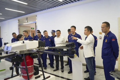 市消防局、龙湾区领导到温州黑蜻蜓无人机科技有限公司做无人机考察指导工作