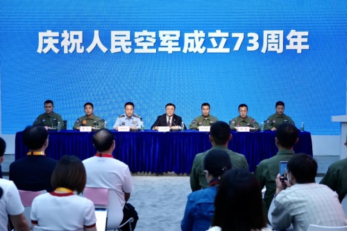 人民空军生日快乐！军民团结如一人，试看天下谁能敌