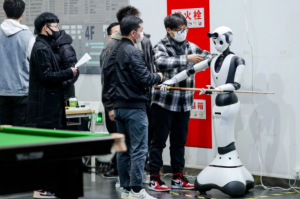 人形机器人打台球成功进球，第一届中德智能机械创新大赛圆满成功