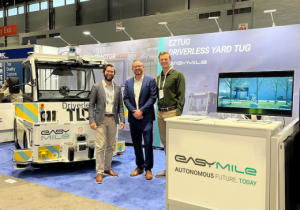 EasyMile 在 ProMat  2023 上展示中进行无人驾驶牵引的商业升级版