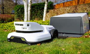 IGUS助力Kingdom Technologies免维护机器人割草机器人