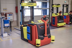 仓库中的数字孪生：WES 和无线感应充电使仓库工作流程更加高效