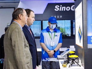 实力圈粉海内外客户，北斗平地引导系统惊艳亮相！