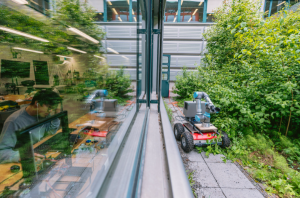 瑞士洛桑联邦理工学院使用 ChatGPT 设计番茄采摘机器人