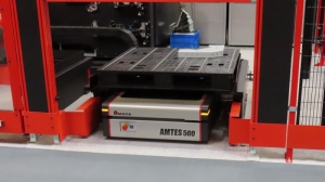 日本Amada公司开发钣金工厂用搬运机器人