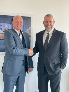 工业车辆电池巨头阳光集团全资收购子公司Triathlon