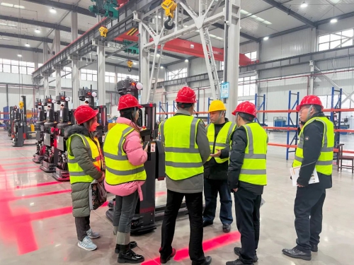 要闻丨市工信局与淮安移动一行莅临众仓机器人考察指导