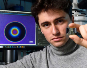 机器人未来的关键可能隐藏在液晶中