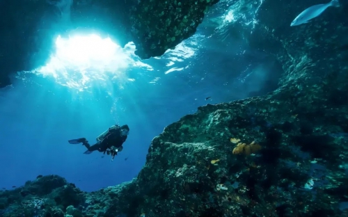 潜鲛P200 Pro深海科考发现日本地震断层悬崖，可能诱发海啸！