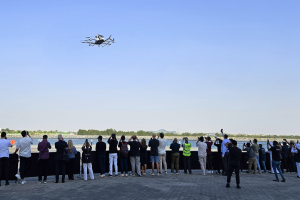 战略合作+EH216-S首飞+VT-30海外首展，亿航智能持续扩展阿联酋市场