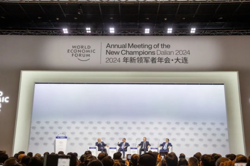 新前沿驱动未来增长 | 擎朗智能受邀出席第十五届夏季达沃斯论坛