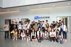 新加坡南洋理工学院一行到访星逻智能