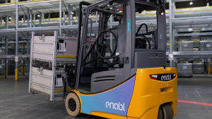 德国物流巨头测试远程控制叉车解决人手短缺问题