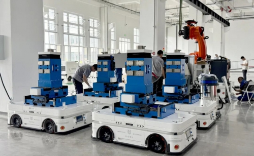 “智”启新程 | 白鲸航线胡震东探访大连坤达：见证“制孔机器人”与“货运飞机”的双向奔赴