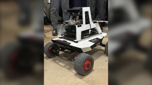 面向真实农田的机器人：加拿大曼尼托巴大学推出AI农事原型机