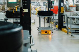 Continental集团用 AMR 重塑卡客车翻新生产线