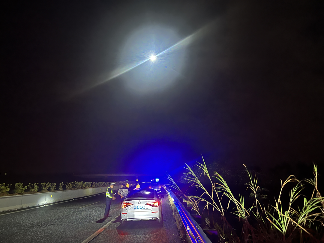 “空中哨兵” 护航平安春运 东雷高速无人机自动巡查守护粤西跨海通道