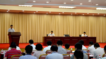 厦门市“智能制造暨创业创新推进会”召开——厦门思尔特代表智能装备制造企业作报告