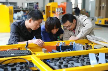 昆船AGV《产品史》