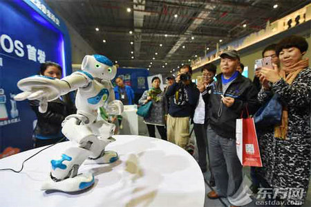 “机器人军团”强势登陆2015工博会