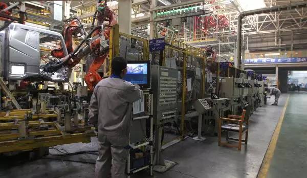 中国掀机器人革命，年底将成最大工业机器人国