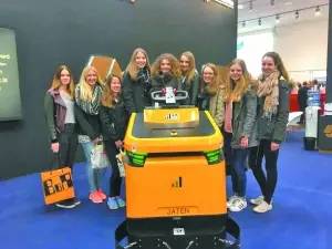 嘉腾机器人“挤”进德国工博会